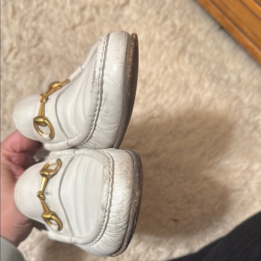 Gucci White Leather Loafers with Gold Horsebit - Picture 7 of 16